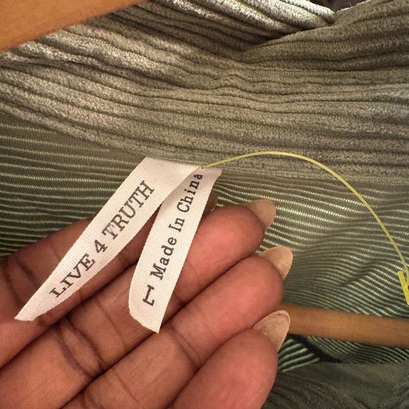 Live 4 Truth Corduroy Jacket Size Large - Picture 3 of 3